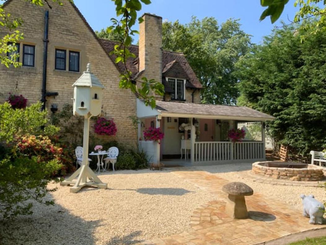 Piglet Lodge Pebworth Exterior photo