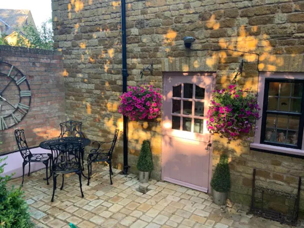 Piglet Lodge Pebworth Exterior photo